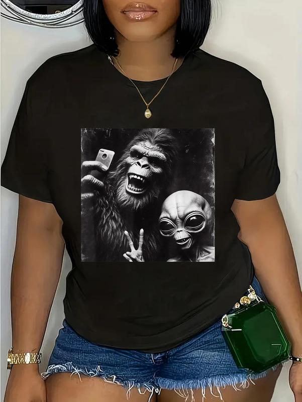 100%25 Cotton Unisex Retro Selfie Alien Bigfoot Funny Novelty Bigfoot Alien T-Shirt
